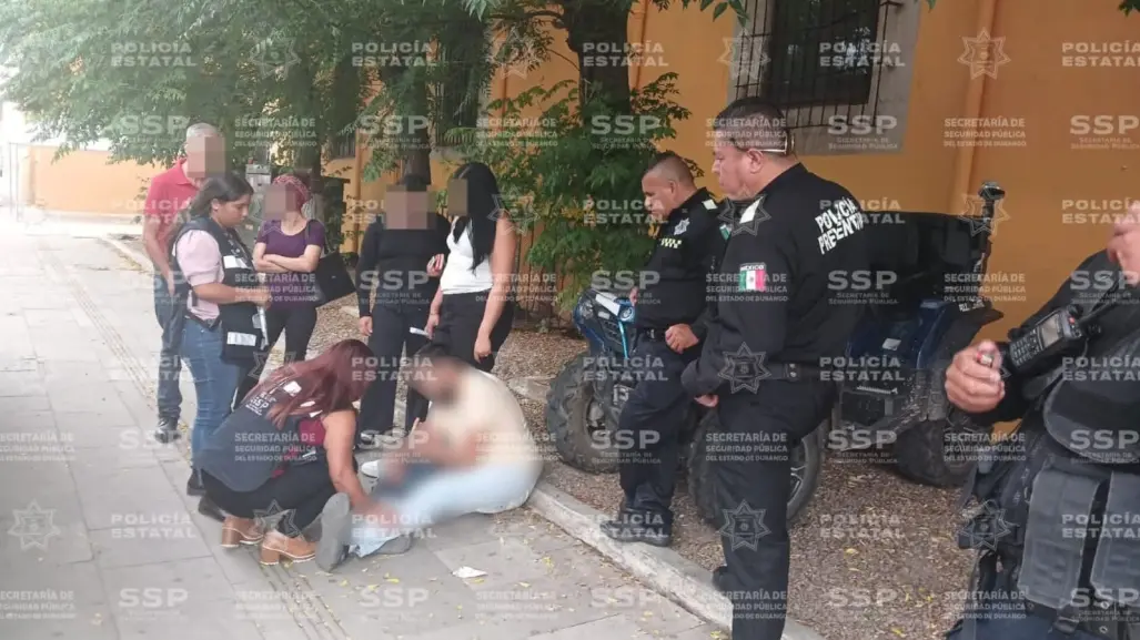 Elementos de la Policía Estatal frustran autolesión de varón en el centro de la ciudad 