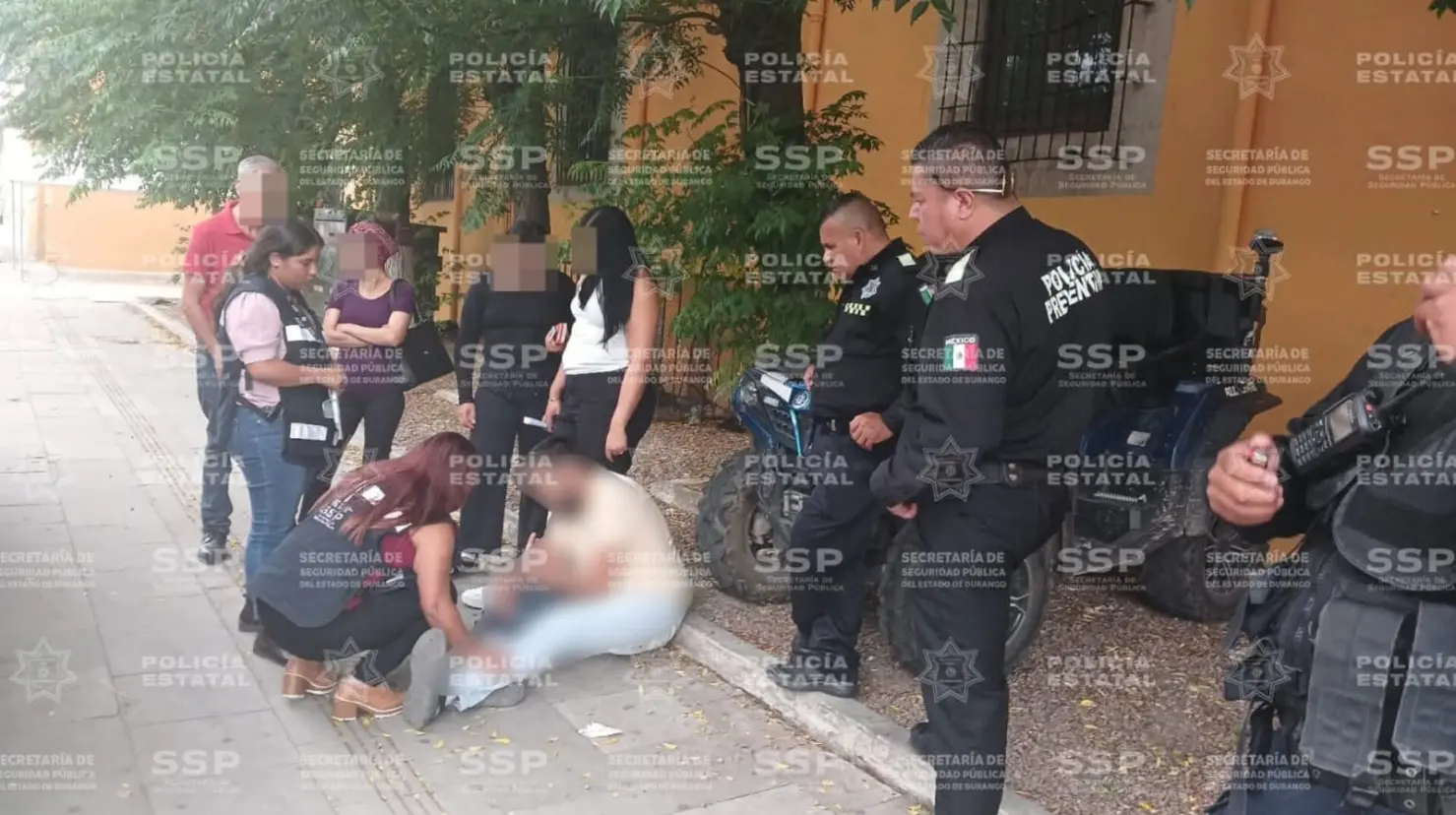 Foto: Facebook/ Secretaría de Seguridad Pública del Estado de Durango | La Policía Estatal evitó que un varón se provocara lesiones en el centro histórico de la ciudad.