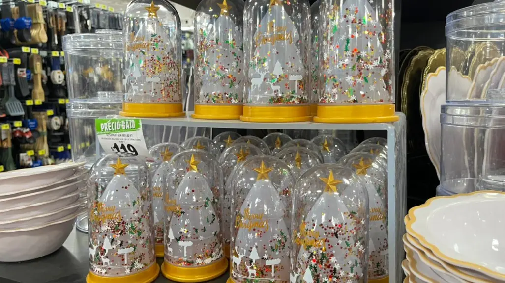 ¿Navidad en agosto? Tiendas en Monterrey sorprenden con adornos navideños