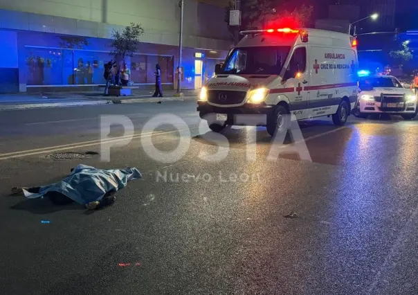 Muere hombre atropellado en plena avenida Cuauhtémoc en Monterrey