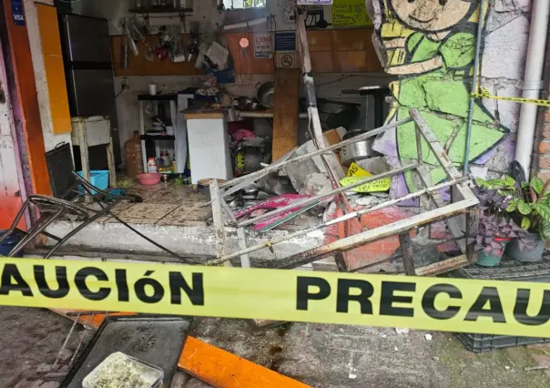 FOTOS | Camioneta se estrella contra cocina económica en Magdalena Contreras; dos mujeres sufren crisis nerviosa