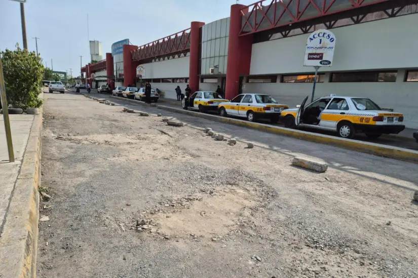 Por décadas, la infraestructura de la Central de Autobuses de Victoria ha permanecido en condiciones de deterioro. Foto: Carlos García
