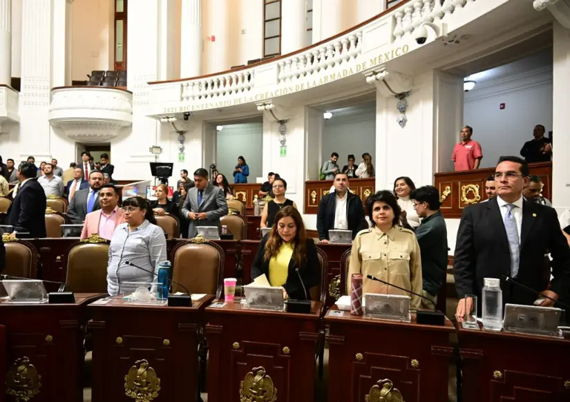 Sesión en el Congreso de la Ciudad de México. Foto: Canva