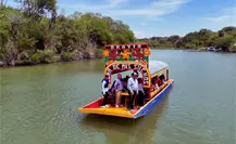 Trajineras llegan a General Bravo con sabor y tradición de Nuevo León