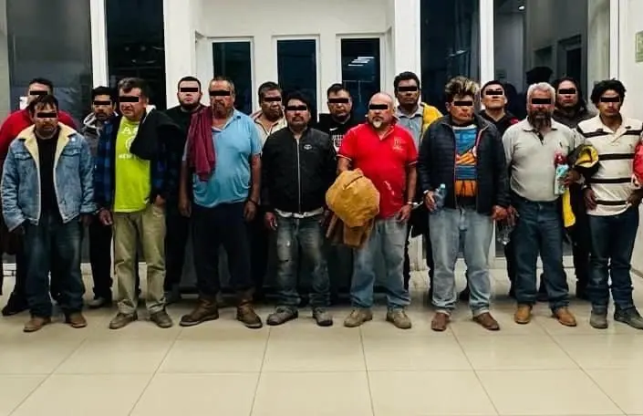 Los detenidos fueron sorprendidos depositando desechos en el terreno que había sido clausurado. Imagen: FGJEM