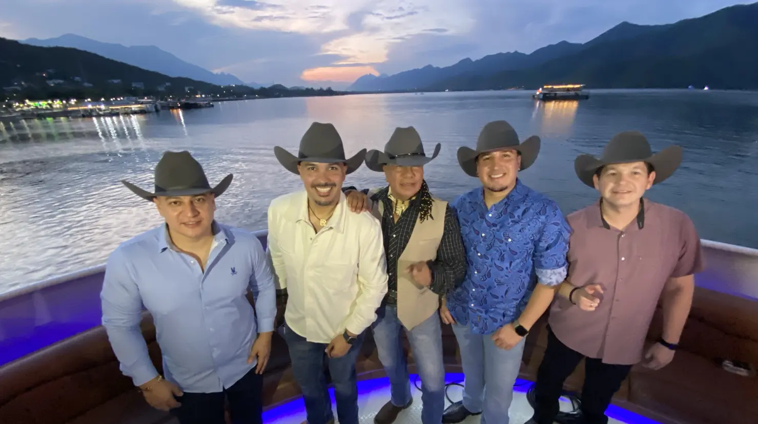 Bronco ofreció una conferencia de prensa en La Presa de la Boca donde dio un adelanto del concierto que ofrecerán en la Arena Monterrey. Foto. Arturo González.