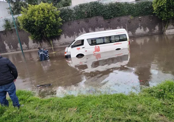 FOTOS | Inundación en Cuajimalpa alcanza los 1.20 metros y bomberos intervienen