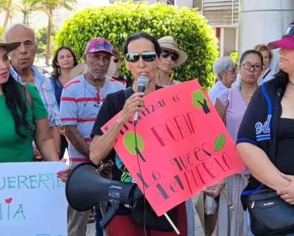 EN VIVO |  Ciudadanos se manifiestan en defensa de la Sierra de la Laguna en La Paz