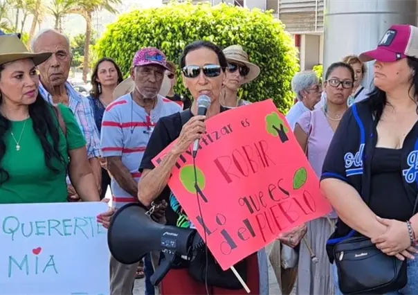 EN VIVO |  Ciudadanos se manifiestan en defensa de la Sierra de la Laguna en La Paz