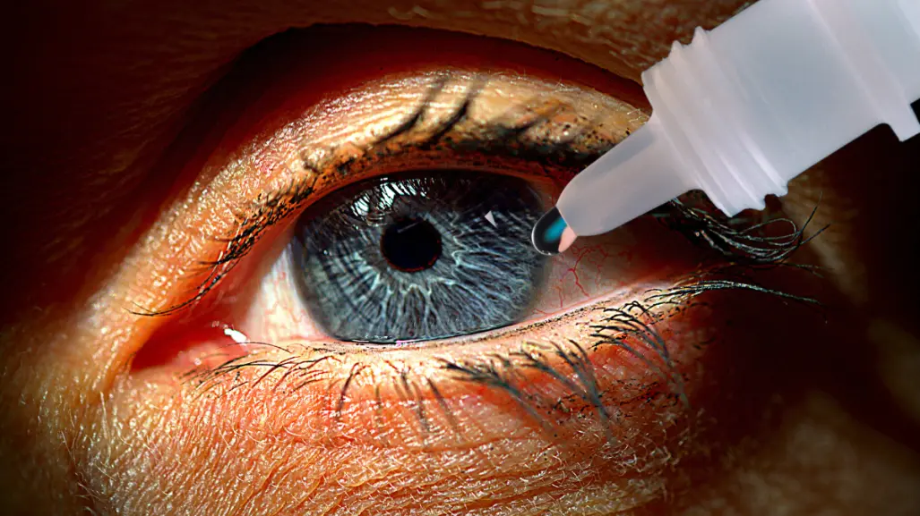 Saltillo: Mujer confunde Kola Loka con gotas para los ojos
