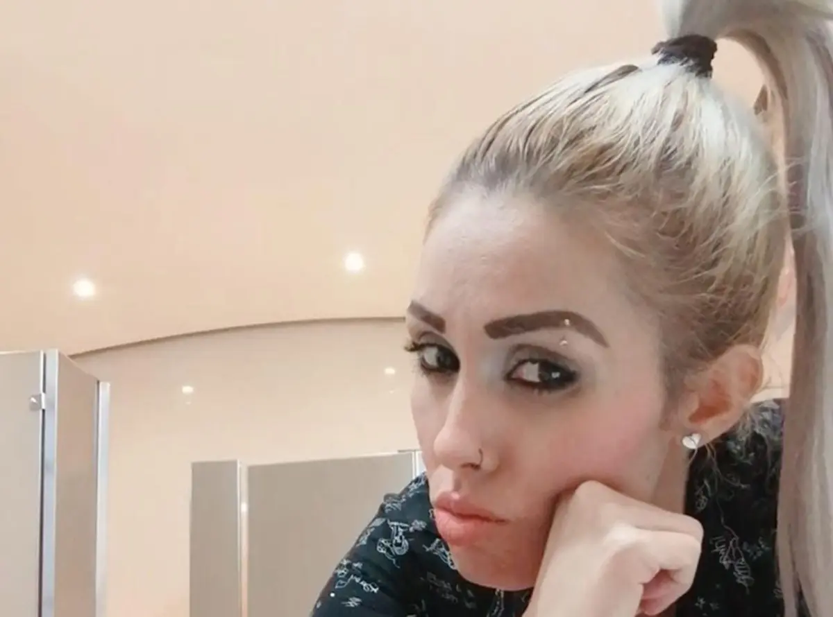 La cantante de música colombiana, Lucero Aglae Armenta Cavazos, La Wera, fue despedida con emotivos mensajes de sus seguidores en redes sociales. Foto: Facebook Barbiie