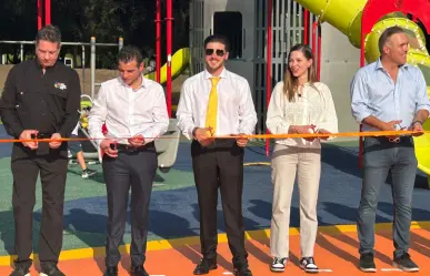 Samuel García inaugura nueva área de juegos infantiles en Parque Fundidora