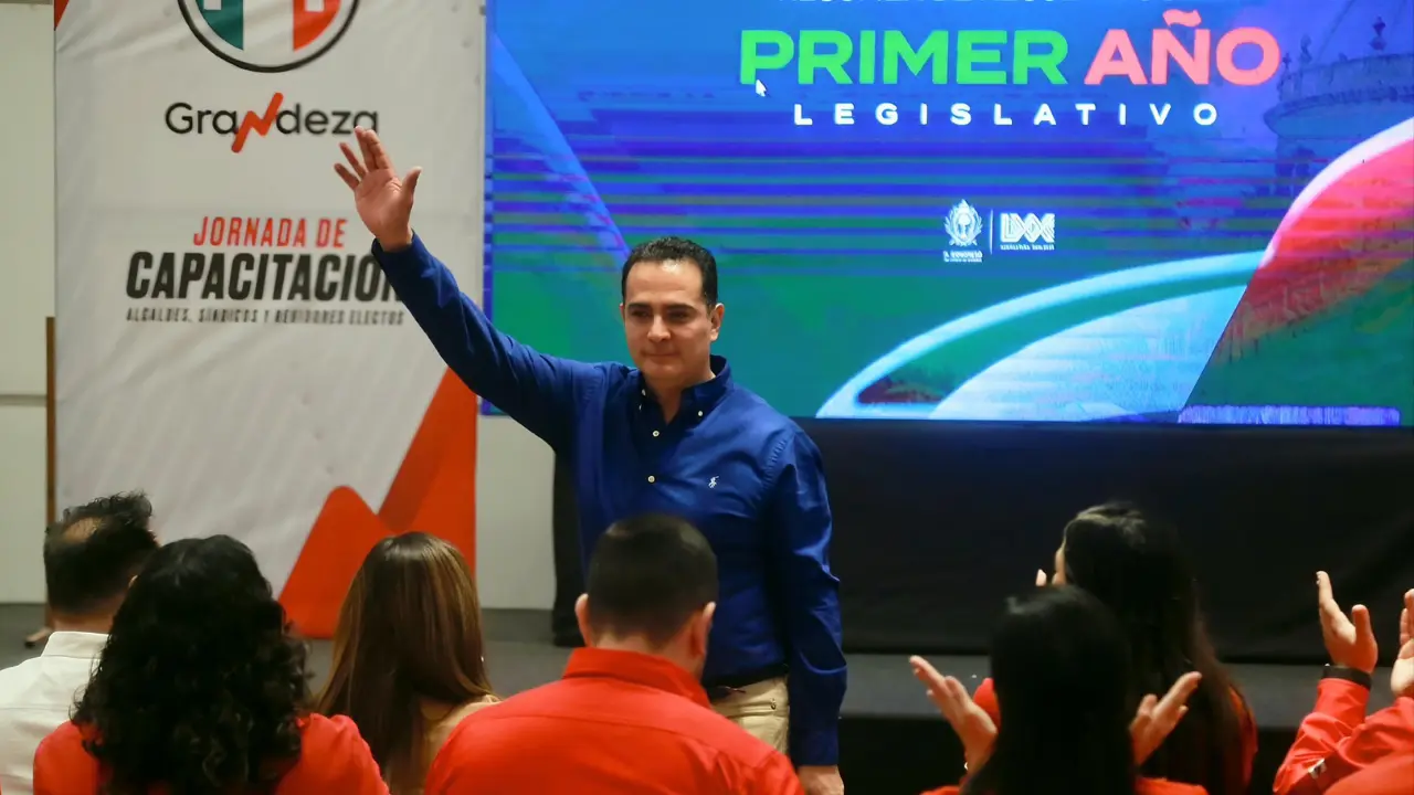 Toño Ochoa es el primer alcalde reelecto en la historia del municipio de Durango. Foto: RRSS.