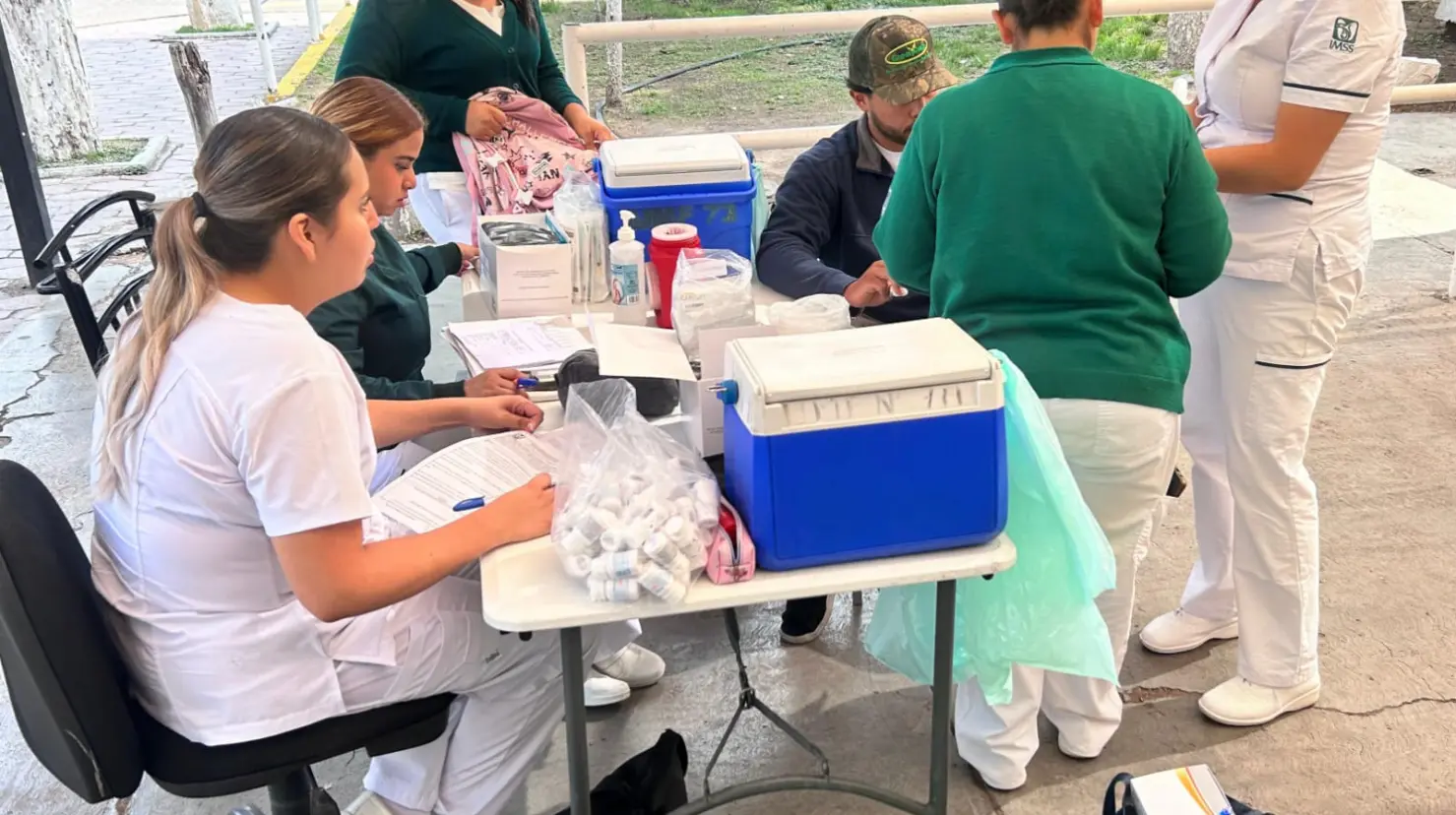La población estudiantil suele subestimar la importancia de la prevención y, en muchos casos, acude al médico únicamente cuando enfrenta un problema de salud./Foto: IMSS Coahuila