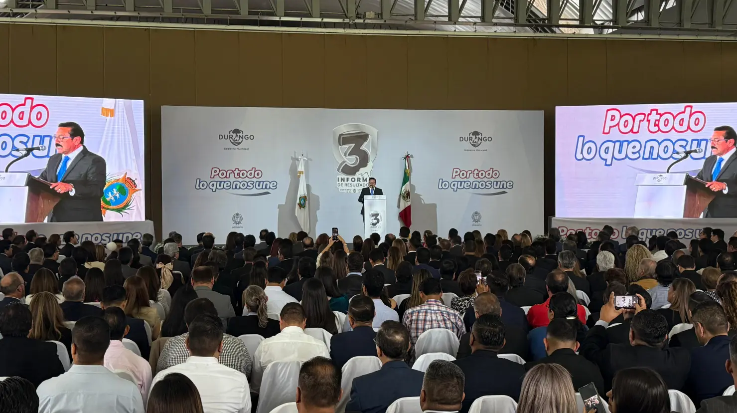 Bonifacio Herrera, alcalde de Durango, presentó el Tercer Informe de Gobierno. Foto: Jesús Carrillo.