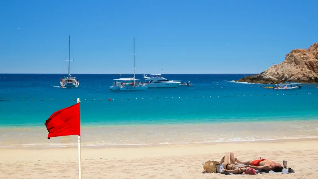 3 playas de Los Cabos con bandera roja: aquí está prohibido bañarse