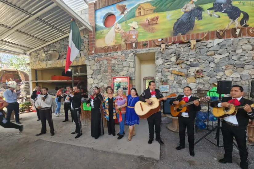El restaurante ofrece música en vivo los fines de semana | Foto: FB El Potrero