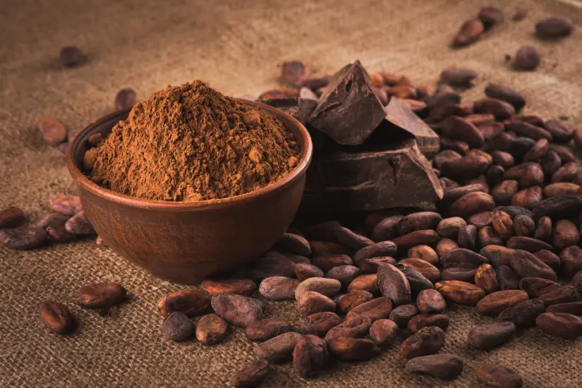 Conoce los mejores polvos y bebidas sabor chocolate según Profeco, evaluando su calidad e ingredientes en este análisis. Foto: Canva