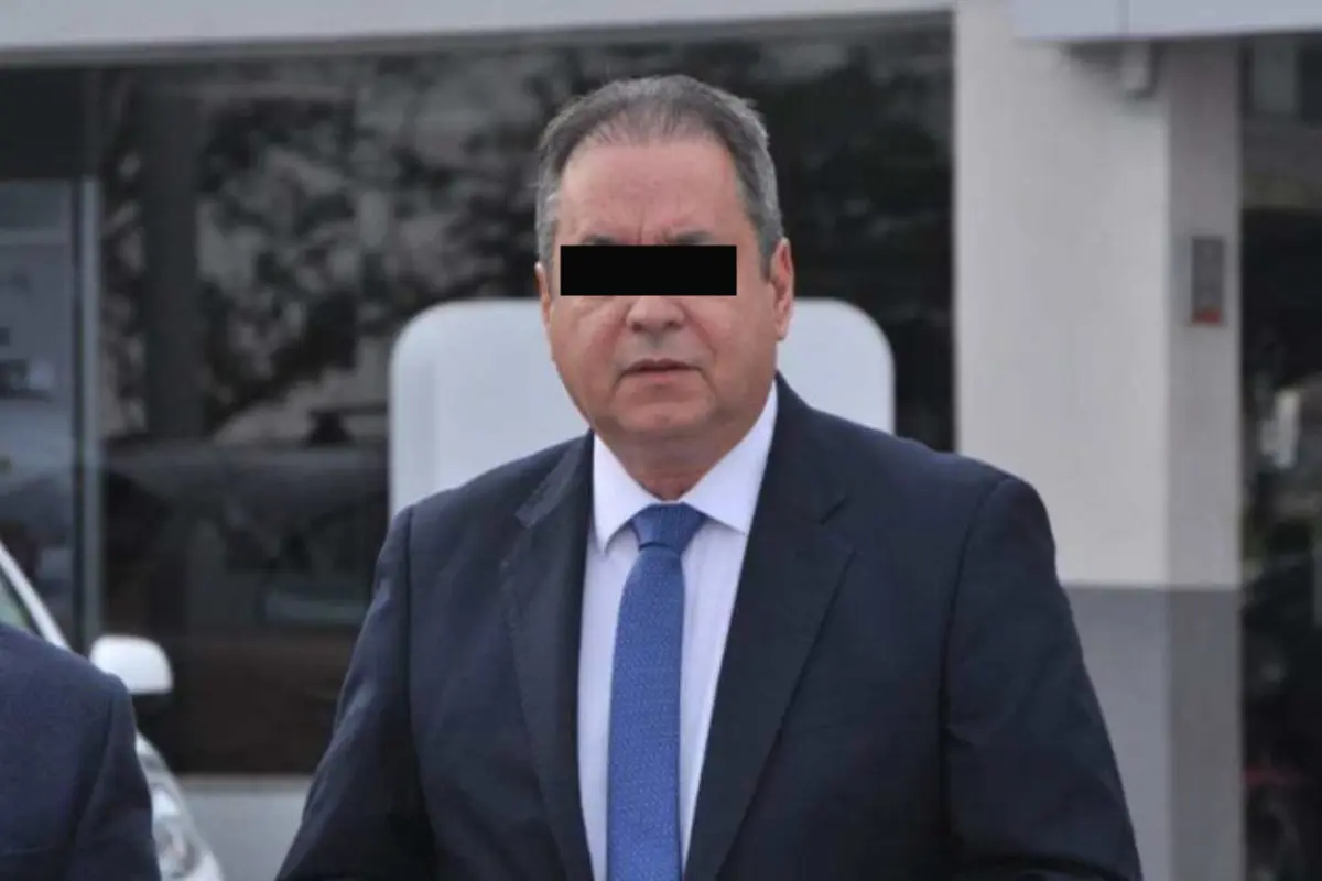 El ex secretario de Educación de Tamaulipas, Mario “N”, fue declarado culpable por los delitos de Ejercicio Ilícito de Servicio Público y Peculado. Foto: SSP