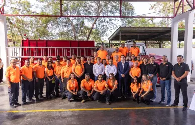 Félix Arratia destaca la entrega y compromiso de los bomberos de Juárez en su día