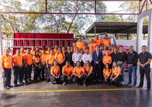 Félix Arratia destaca la entrega y compromiso de los bomberos de Juárez en su día
