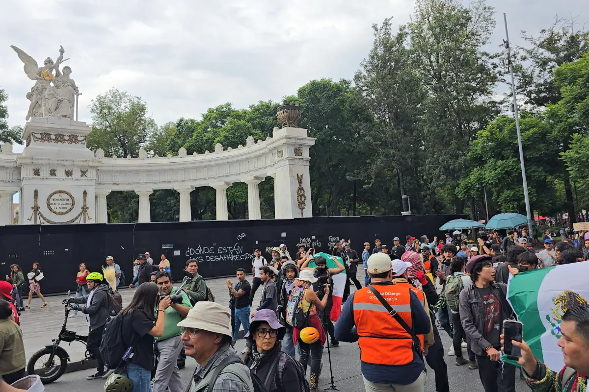 Personas en marcha de CDMX. Foto: Mario Flores