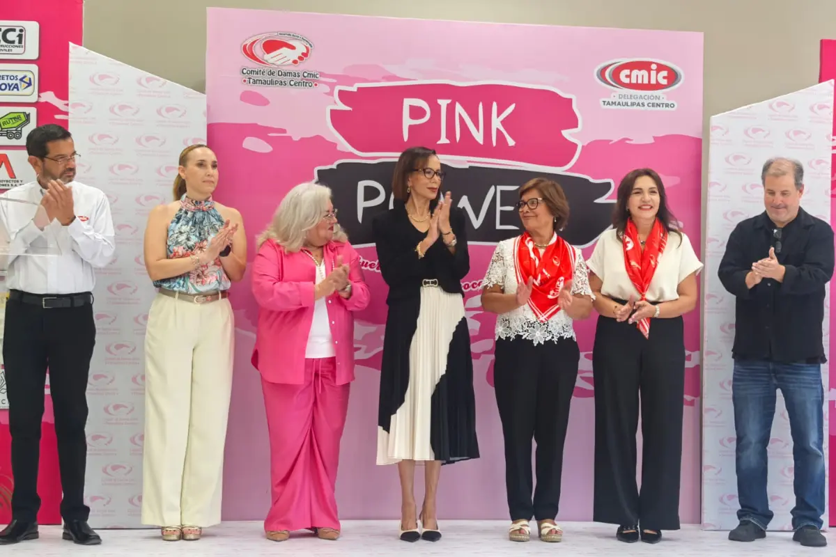 El evento reunió a autoridades estatales y municipales, instituciones de salud, asociaciones civiles y empresariales, así como a mujeres sobrevivientes de cáncer de mama. Foto: Cámara Mexicana de la Industria de la Construcción