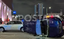 Volcadura en avenida Madero deja un herido en Monterrey