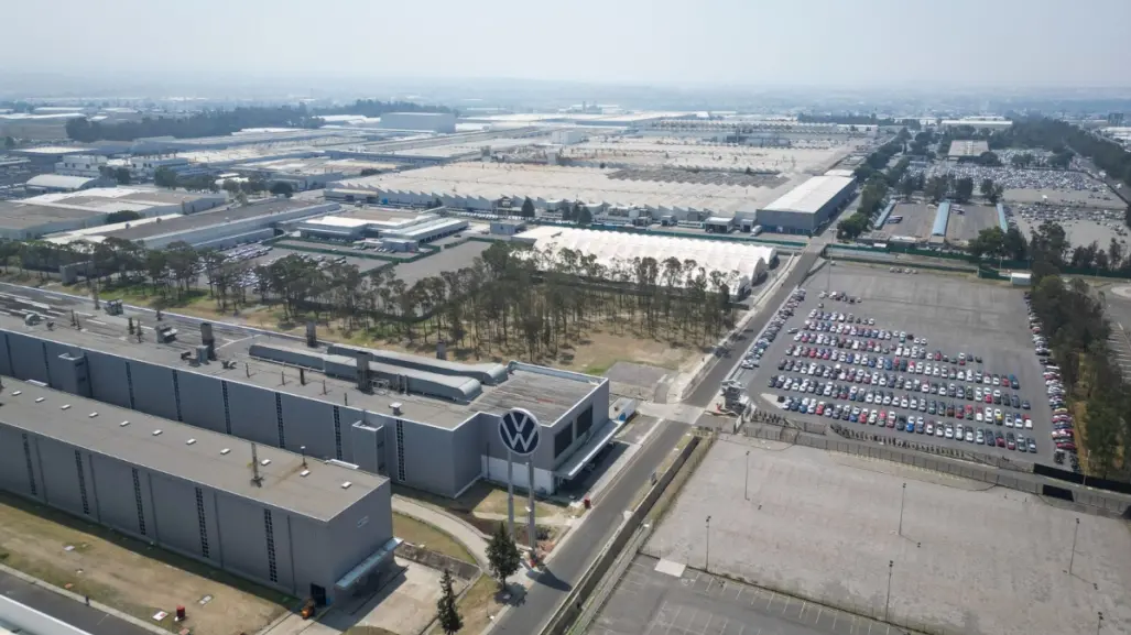 Planta de Volkswagen en Puebla podría recortar mil técnicos, asegura sindicato