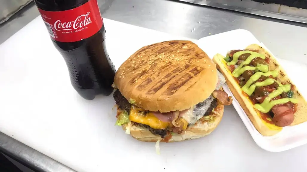 3 ingredientes que NUNCA faltan en las hamburguesas al estilo Durango