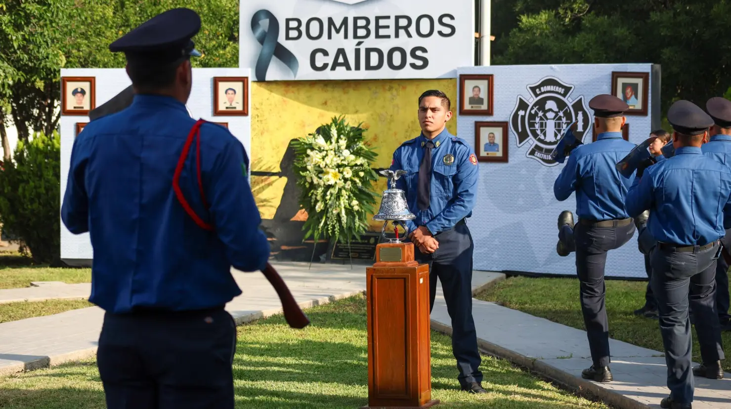Se realizó la ceremonia para honrar a los bomberos caídos en Saltillo. (Fotografía: Ale Salazar)