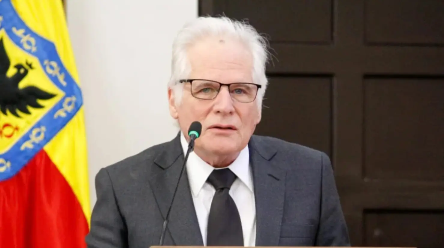 Miguel Uribe Londoño anuncia su precandidatura presidencial tras el asesinato de su hijo. Foto: Prensa Miguel Uribe