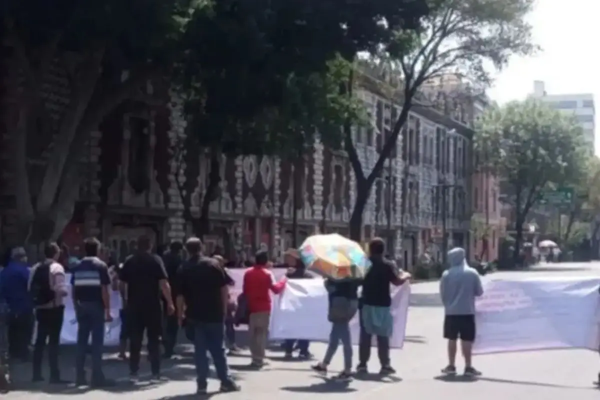 Manifestantes en calles de CDMX. Foto: X (@OVIALCDMX)