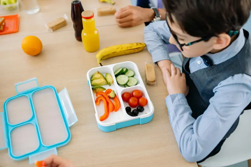 Al acercarse el regreso a clases 2025, Profeco hace una selección de loncheras escolares destacando su funcionalidad y seguridad. Foto: Canva