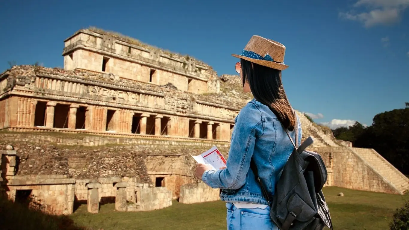 ¿Qué sabemos sobre la antigua ciudad de Sayil?. Foto: Canva / Gobierno de México
