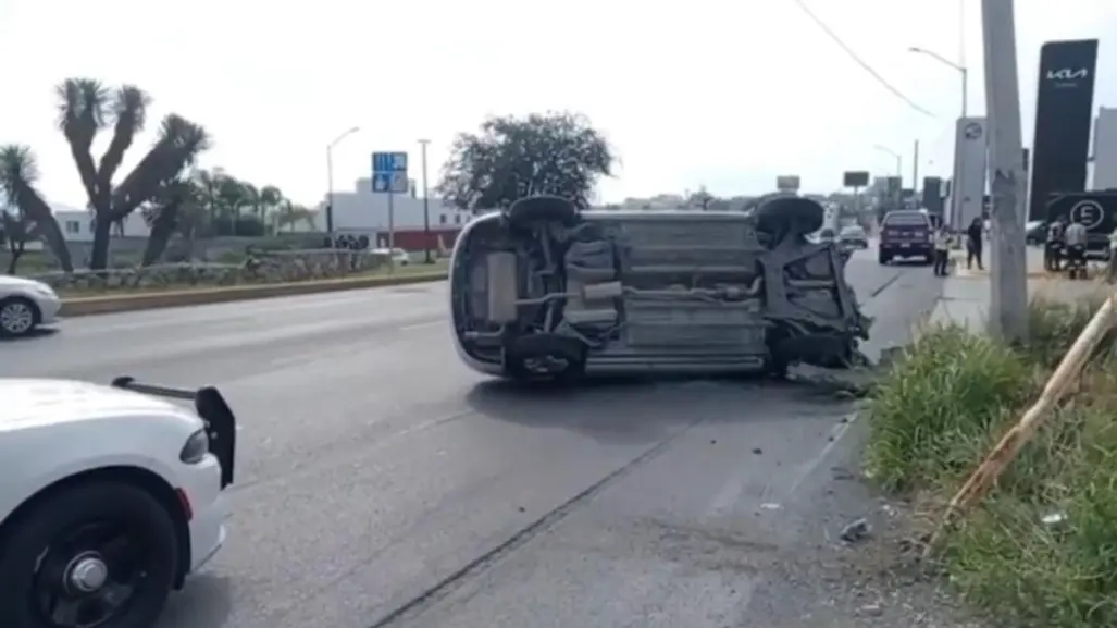 Accidente vial en Monterrey deja una persona lesionada