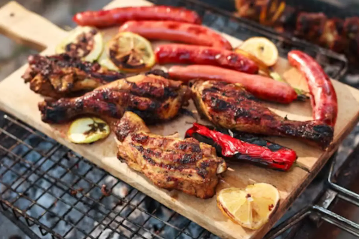Descubre el platillo tradicional de Tamaulipas que no puede faltar en tu noche mexicana. ¡Conoce la deliciosa carne asada estilo tamaulipeco y más!