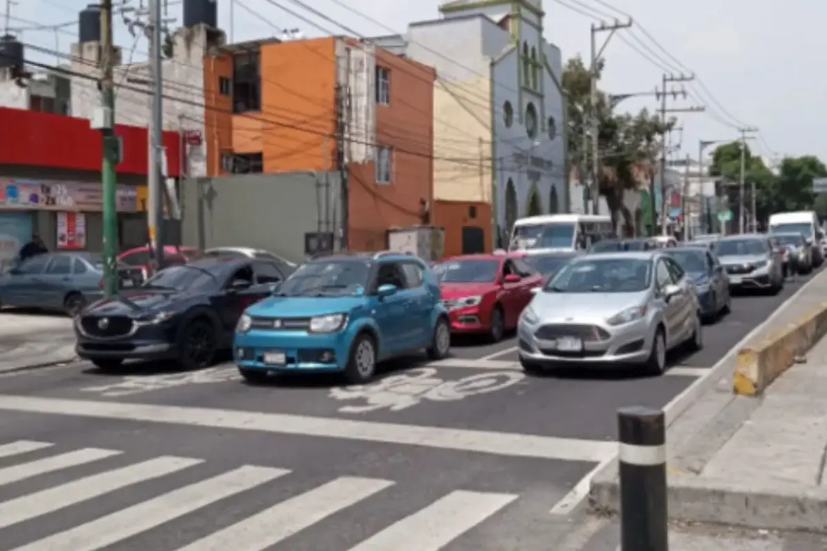 Asentamiento vehicular en CDMX. Foto: X (@OVIALCDMX)