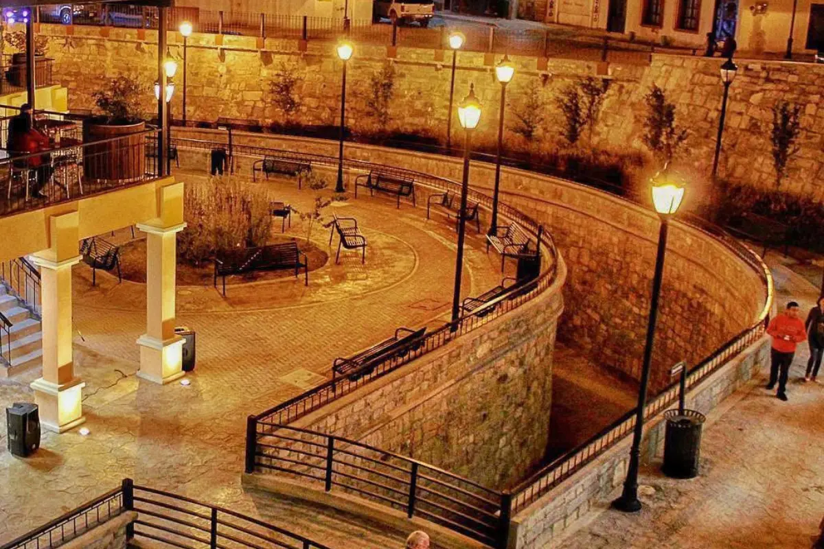 Explora el corredor turístico del arroyo loco en Tula y disfruta de su encanto único. Descubre la fusión de historia, cultura y comercio local.