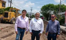 Andrés Mijes supervisa rehabilitación de vialidad en la colonia Bosques de Escobedo