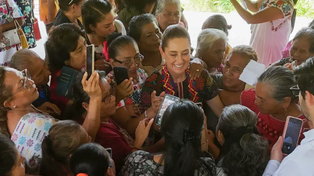 Claudia Sheinbaum rechaza regalo de exgobernador de Guerrero: no recibo regalos de ellos | VIDEO