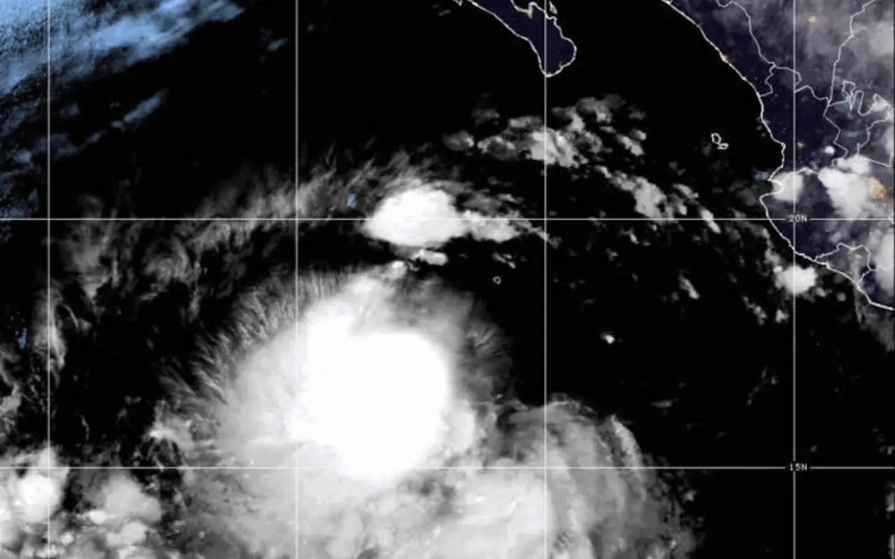 Vista satelital de parte de México y de la tormenta tropical Juliette. Foto: CIRA/NOAA