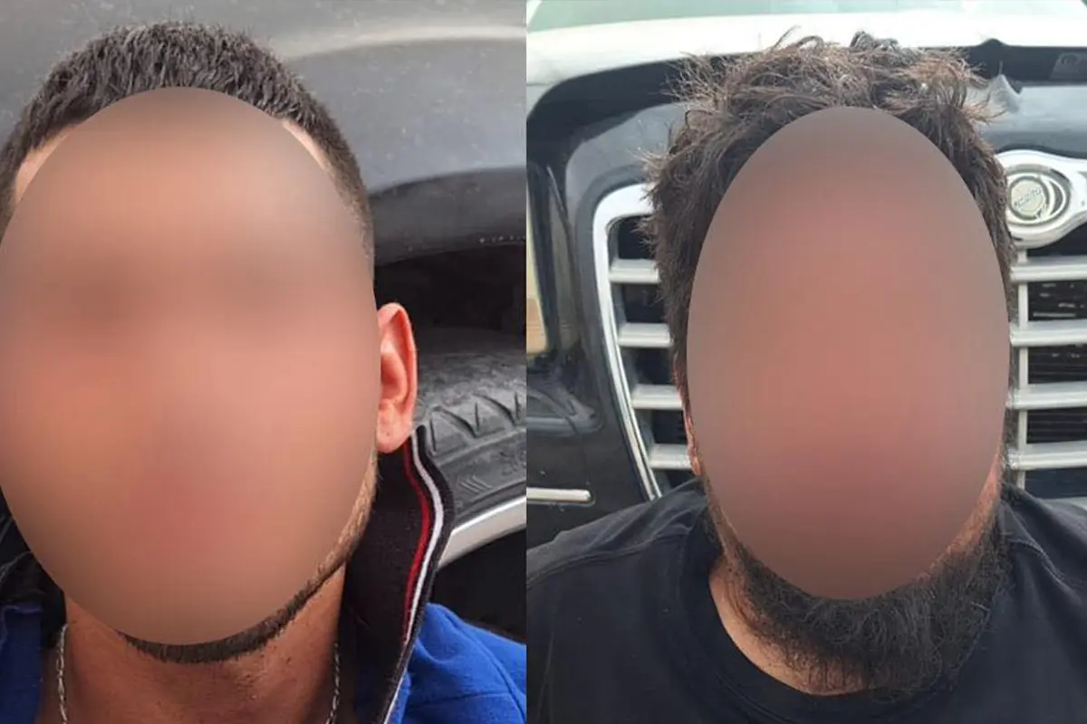 Los 2 hombres detenidos son Carlos “N” y Juan “N”, de 22 y 27 años, respectivamente. Foto: Mesa de Seguridad.