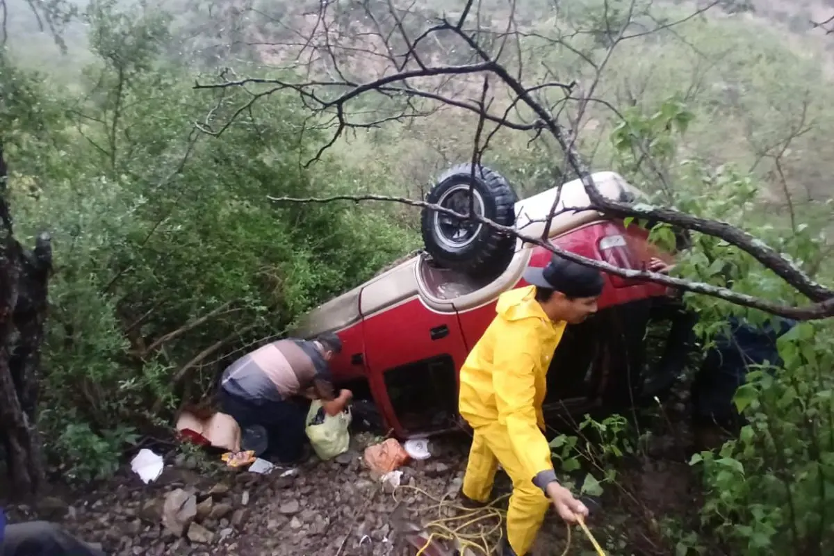 El accidente vial involucró una Blazer color rojo, placas SPP-12-18 Foto: PCNL