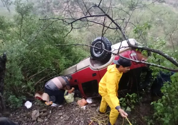 Accidente vial deja cinco lesionados en Iturbide, Nuevo León