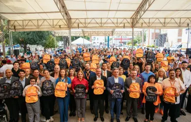 Guadalupe impulsa la educación con entrega de útiles y transporte gratuito
