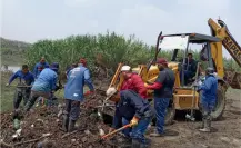 Limpieza de presa para desfogar el agua tras semanas de intensas lluvias en Edomex