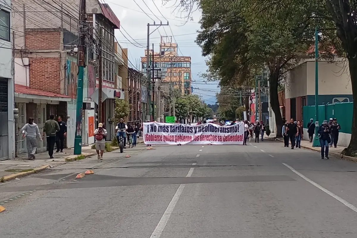 Marcha en Toluca, Edomex, al no tarifazo.  Foto: FB (Barrio Mexiquense)