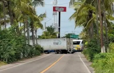 Se reportan narcobloqueos en Escuinapa, Sinaloa; autoridades despliegan operativo | VIDEO