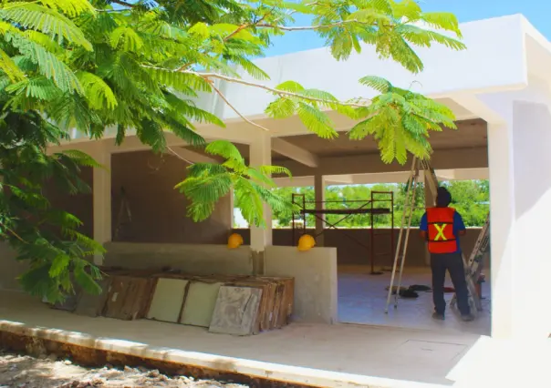 Supervisan avances de obras en escuelas en Dzununcan y Chablekal